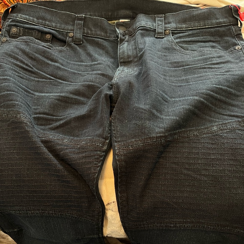 Brand new men’s true religion jeans size 44